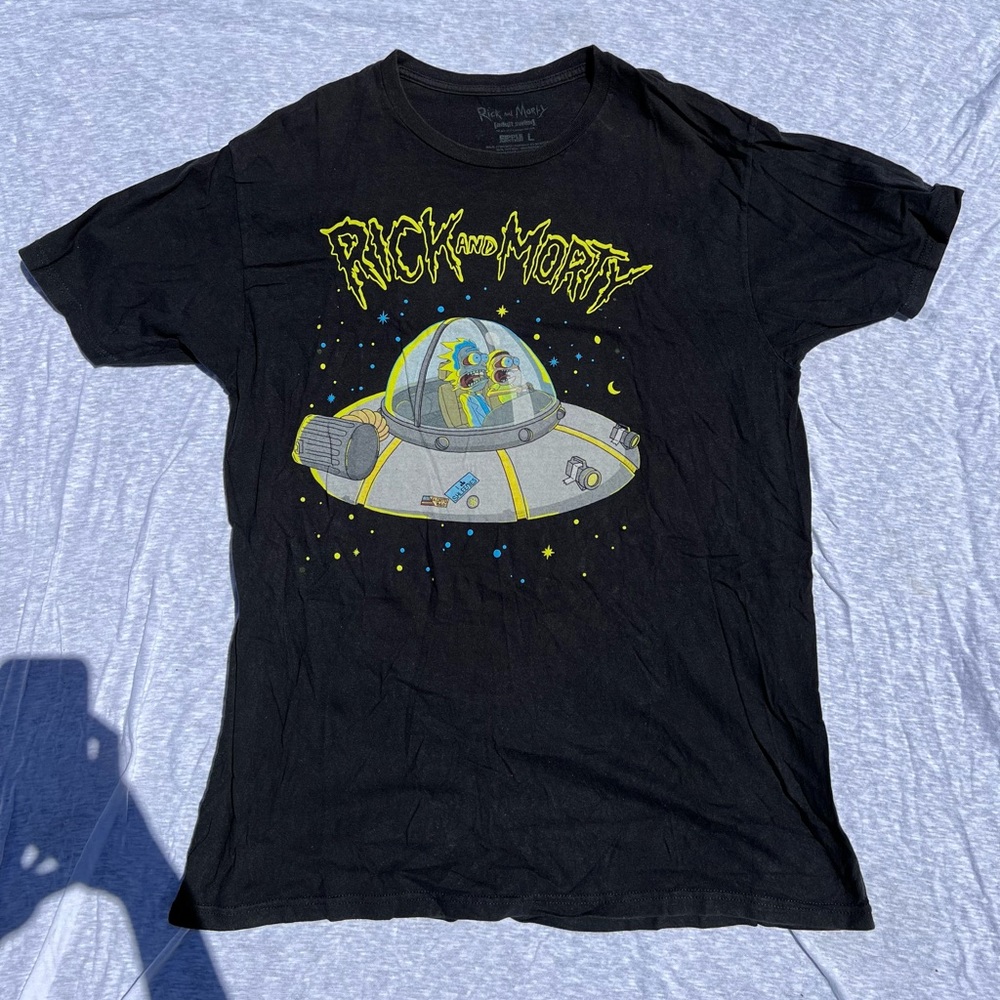 Rick and Morty Graphic Shirt Size L